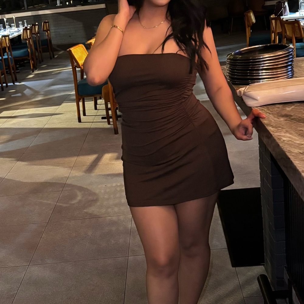 Elegant Brown Strapless Dress